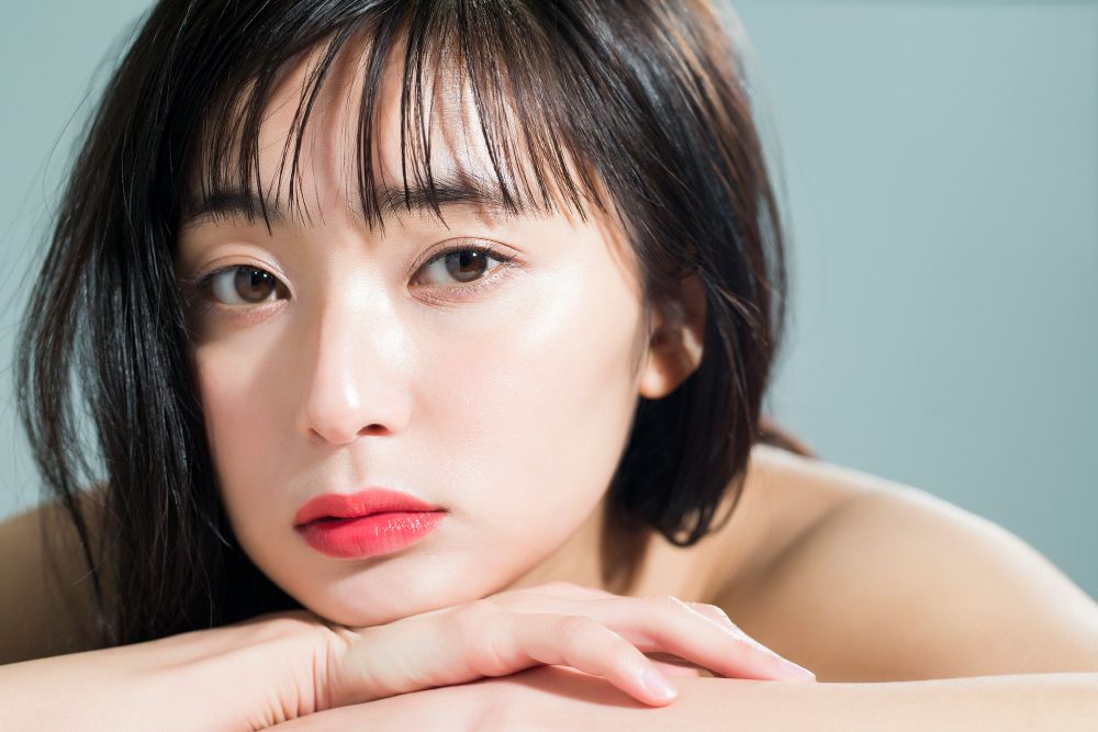 ツヤ肌 or マット肌診断|あなたに似合うのはどっち?各メイクのポイントもご紹介 – 美人COMPANYコラム